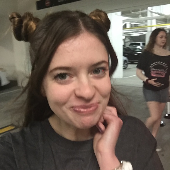 Meet your Posher, Mckensie - Picture 1 of 1